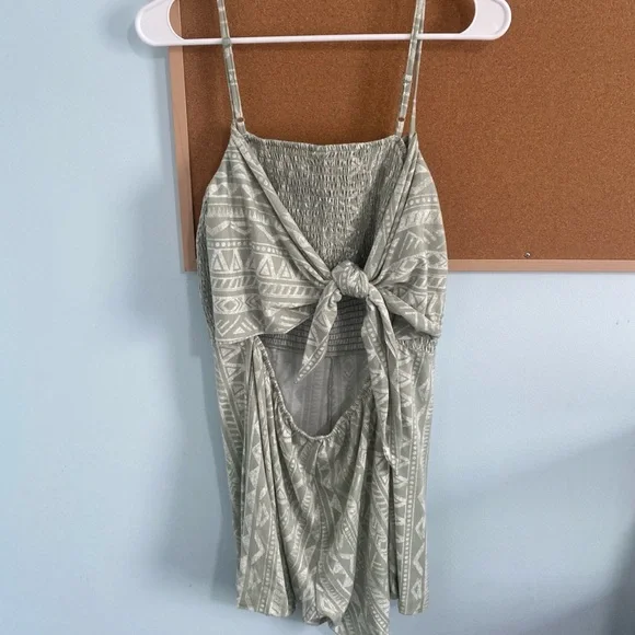 No Boundaries Light Green Striped Top - Picture 2 of 3